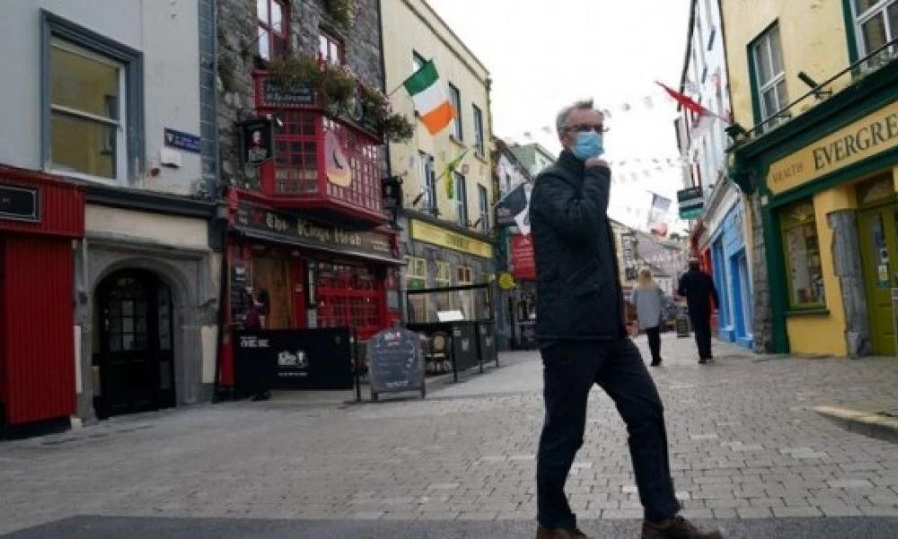 Βόρεια Ιρλανδία: Μπαίνει σε καραντίνα 6 εβδομάδων από τις 26 Δεκεμβρίου